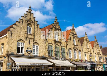 Belgique, Flandre, Veurne. Grand-place Banque D'Images
