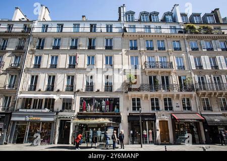 France, Paris, 75, 4ème ARRT, Rue de Rivoli, façades de bâtiments, mai 2023. Banque D'Images