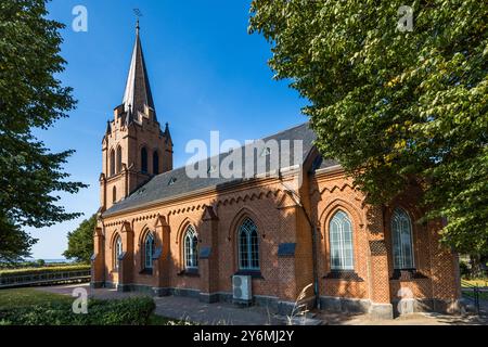 L'église de tous les Saints à partir de 1899 est devenue le musée Tycho Brahe en 2003. L'église est située sur le terrain du château d'Uraniborg de Tycho Brahe, avec un jardin Renaissance, un observatoire, un bâtiment scolaire et une imprimerie pour la diffusion de ses découvertes astronomiques. Dans l'église profanée de l'île de Ven, le musée Tycho Brahe explique la vie et l'œuvre du noble scientifique. Landsvägen, Landskrona kommun, Skåne, Suède Banque D'Images