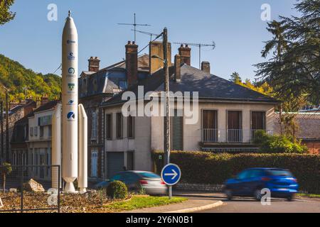 France, Normandie, Eure, Vernon, rond-point avec un décor fusée. Modèle de la fusée Ariane Banque D'Images