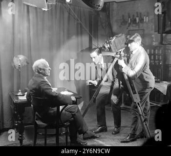 Célébrités apparaissant dans la nouvelle série de films "secrets de l'écriture manuscrite". Lord Darling 20 janvier 1926 Banque D'Images