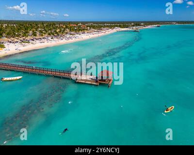 Barrière protectrice, érosion sous-marine. Banque D'Images