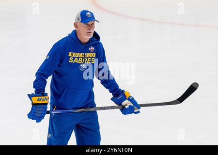 Munich, Allemagne. 26 septembre 2024. Lindy Ruff (chef-entraîneur/entraîneur en chef, Sabres de Buffalo). GER, Buffalo Sabres, Eishockey, Trainingssession vor dem Grand Opening des SAP Garden, 26.09.2024. Foto : Eibner-Pressefoto/Franz Feiner crédit : dpa/Alamy Live News Banque D'Images