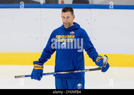 Munich, Allemagne. 26 septembre 2024. Mike Bales (co-formateur/entraîneur adjoint, Sabres de Buffalo). GER, Buffalo Sabres, Eishockey, Trainingssession vor dem Grand Opening des SAP Garden, 26.09.2024. Foto : Eibner-Pressefoto/Franz Feiner crédit : dpa/Alamy Live News Banque D'Images