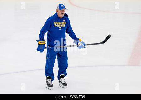 Munich, Allemagne. 26 septembre 2024. Lindy Ruff (chef-entraîneur/entraîneur en chef, Sabres de Buffalo). GER, Buffalo Sabres, Eishockey, Trainingssession vor dem Grand Opening des SAP Garden, 26.09.2024. Foto : Eibner-Pressefoto/Franz Feiner crédit : dpa/Alamy Live News Banque D'Images