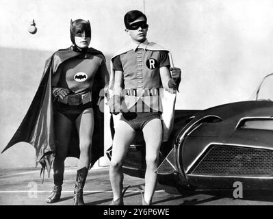 Batman série télévisée des années soixante. Adam West dans le rôle de Batman et Burt Ward dans celui de Robin 1966 Banque D'Images