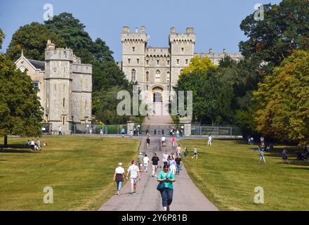 Windsor, Royaume-Uni. 1er septembre 2024. Château de Windsor et la longue promenade. Crédit : Vuk Valcic/Alamy Banque D'Images