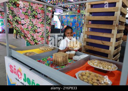 salvador, bahia, brésil - 28 mai 2024 : Quadria Junina se produit lors de la célébration des festivités de Sao Joao dans la ville de Salvador. Banque D'Images