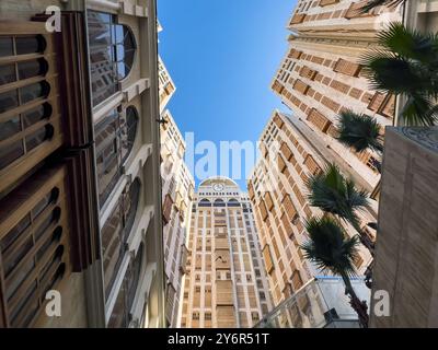 Makkah, Arabie Saoudite - 18 mai 2024 : Hôtel incroyable près de Masjid Al Haram avec un design intérieur unique. Banque D'Images