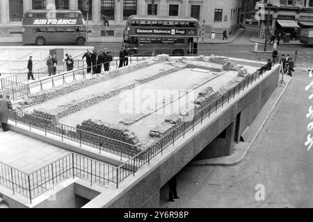 ARCHAELOGY TEMPLE DE MITHRAS À LONDRES ; 3 MAI 1962 Banque D'Images