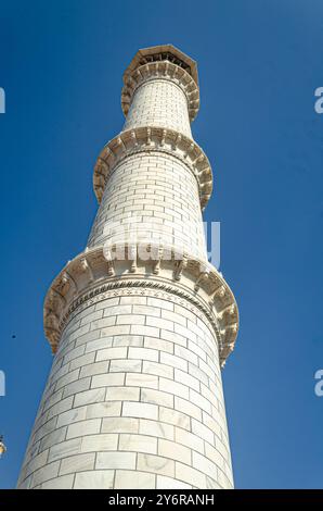 Minarets au Taj Mahal, mausolée, site du patrimoine mondial de l'UNESCO, Agra, Uttar Pradesh, Inde Banque D'Images