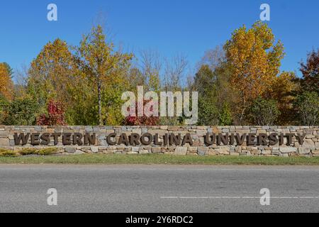 Panneau Western Carolina University à l'entrée du campus Banque D'Images