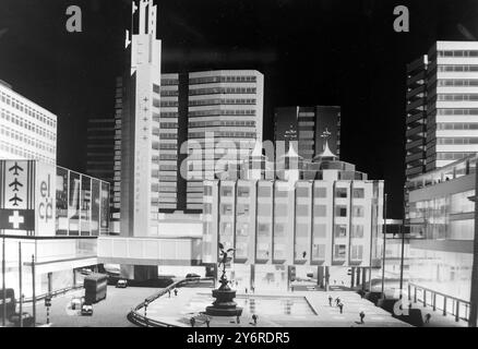 MODÈLE DE CIRQUE PICCADILLY À LONDRES ; 12 AVRIL 1962 Banque D'Images