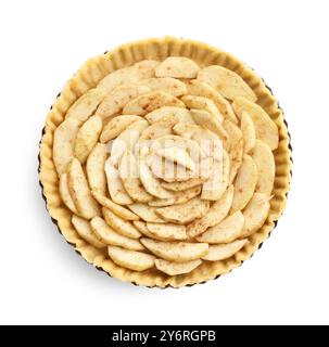 Tarte aux pommes maison crue isolée sur blanc, vue de dessus Banque D'Images