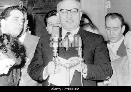 LE PREMIER MINISTRE ITALIEN AMINTORE FANFANI À ROME / 21 FÉVRIER 1962 Banque D'Images