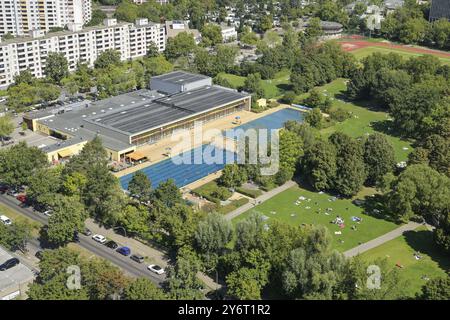 Kombibad, Lipschitzallee, Gropiusstadt, Neukoelln, Berlin, Allemagne, Europe Banque D'Images