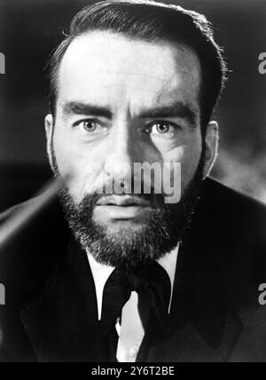 23 JANVIER 1962 L'ACTEUR MONTGOMERY CLIFT AVEC UNE BARBE POUR SON RÔLE DE SIGMUND FREUD DANS LE FILM 'FREUD', RÉALISÉ PAR JOHN HUSTON. MUNICH, ALLEMAGNE. Banque D'Images