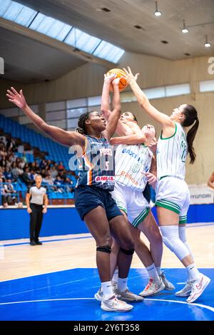 Ferrol, Espagne. 26 septembre 2024. Panier Eurocup femmes. Baxi Ferrol contre OMPES Battipaglia. Crédit : Ismael Miján/Alamy Live News Banque D'Images