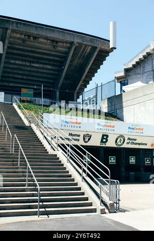 Oakland A's et Oakland Raiders signent au Oakland Alameda County Coliseum | Oakland, Californie 2019 Banque D'Images