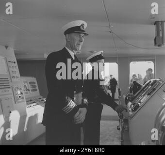 NAVIRES LE CHÂTEAU DU TRANSVAAL ANCRE CLYDE CAPTAIN SALLE RADAR 20 DÉCEMBRE 1961 Banque D'Images