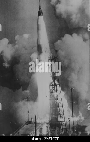 MISSILE GUIDÉ ET ROQUETTES MERCURY ET ATLAS LANCÉS LE 29 NOVEMBRE 1961 Banque D'Images