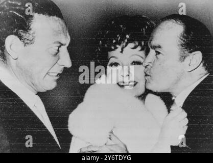 LUCILLE BALL, BOB HOPE & GARY MORTON À NEW YORK / 17 NOVEMBRE 1961 Banque D'Images