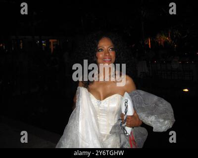 MIAMI - AOÛT 28 : (COUVERTURE EXCLUSIVE) Sean « P. Diddy » Combs's Fabulous 50 Dinner Party Kron Chocolatier au centre commercial Aventura crée une expérience décadente de chocolat pour Puffy's House Party for the VMA's le 28 août 2004 à Miami, Floride. Hoo-me/MediaPunch Banque D'Images