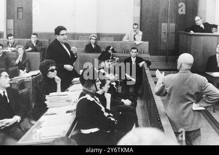 JOSETTE ET RICHARD BAUER - PROCÈS POUR MEURTRE À GENÈVE LE 12 OCTOBRE 1961 Banque D'Images