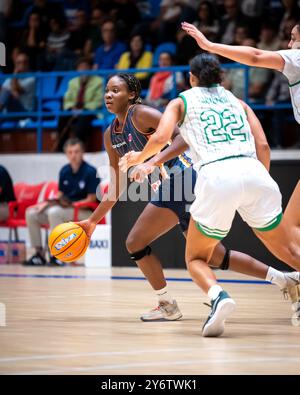 Ferrol, Espagne. 26 septembre 2024. Panier Eurocup femmes. Baxi Ferrol contre OMPES Battipaglia. Crédit : Ismael Miján/Alamy Live News Banque D'Images