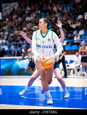 Ferrol, Espagne. 26 septembre 2024. Panier Eurocup femmes. Baxi Ferrol contre OMPES Battipaglia. Crédit : Ismael Miján/Alamy Live News Banque D'Images