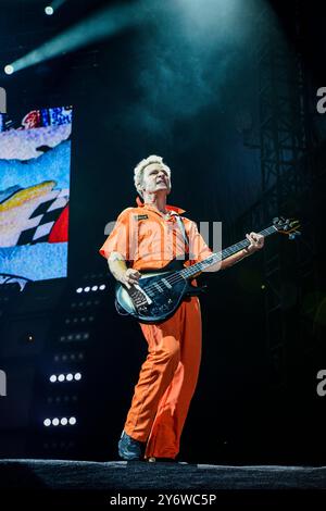 Mike Dirnt de Green Day se produit sur scène au Providence Park à Portland, Oregon, États-Unis lors du Green Day Saviors 2024 Tour le 25 septembre 2024. ©Anthony Pidgeon Banque D'Images