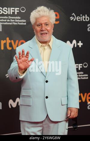 Saint-Sébastien, Espagne. 26 septembre 2024. Pedro Almodovar assiste au tapis rouge du film ''la Habitacion de al lado'' et reçoit le Prix Donostia lors du 72ème Festival International du film de Saint-Sébastien à Saint-Sébastien, Espagne, le 26 septembre 2024. (Photo de COOLMedia/NurPhoto) crédit : NurPhoto SRL/Alamy Live News Banque D'Images