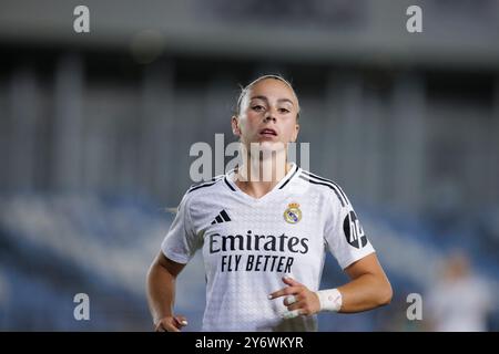 MADRID, ESPAGNE - SEPTEMBRE 26 : Athenea del Castillo du Real Madrid féminin lors du match de l'UEFA Women's Champions League 24/25, deuxième manche entre le Real Madrid et le Sporting Portugal au stade Alfredo Di Stefano de Madrid. (Photo de Guillermo Martinez) Banque D'Images