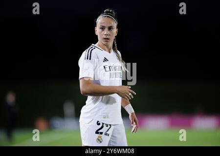 MADRID, ESPAGNE - SEPTEMBRE 26 : Athenea del Castillo du Real Madrid féminin lors du match de l'UEFA Women's Champions League 24/25, deuxième manche entre le Real Madrid et le Sporting Portugal au stade Alfredo Di Stefano de Madrid. (Photo de Guillermo Martinez) Banque D'Images