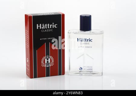 HUETTENBERG, HESSE, ALLEMAGNE - 024 : bouteille d'après-rasage classique hâttric. La marque Hâttric a été lancée en 1963 par la société Olivin et possède un il Banque D'Images