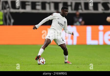 Francfort-sur-le-main, Allemagne. 26 septembre 2024. 26.09.2024, Fussball UEFA Europa League, Eintracht Francfort - FC Viktoria Pilsen, emonline, emspor, v.l., Junior Dina Ebimbe (Eintracht Francfort) LA RÉGLEMENTATION DFL/DFB INTERDIT TOUTE UTILISATION DE PHOTOGRAPHIES COMME SÉQUENCES D'IMAGES ET/OU QUASI-VIDÉO. Crédit xdcx : dpa/Alamy Live News Banque D'Images
