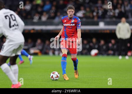 Francfort-sur-le-main, Allemagne. 26 septembre 2024. 26.09.2024, Fussball UEFA Europa League, Eintracht Frankfurt - FC Viktoria Pilsen, emonline, emspor, v.l., Lukas Cerv (FC Viktoria Pilsen) LES RÈGLEMENTS DFL/DFB INTERDISENT TOUTE UTILISATION DE PHOTOGRAPHIES COMME SÉQUENCES D'IMAGES ET/OU QUASI-VIDÉO. Crédit xdcx : dpa/Alamy Live News Banque D'Images
