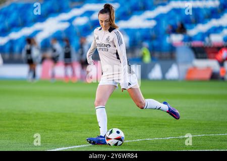 Madrid, Madrid, Espagne. 26 septembre 2024. Caroline Weir du Real Madrid se réchauffe lors du match de 2e tour de 2e manche de la Ligue des champions féminine de l'UEFA entre le Real Madrid et le Sporting CP à l'Estadio Alfredo Di Stefano le 26 septembre 2024 à Madrid, Espagne. (Crédit image : © Alberto Gardin/ZUMA Press Wire) USAGE ÉDITORIAL SEULEMENT! Non destiné à UN USAGE commercial ! Banque D'Images