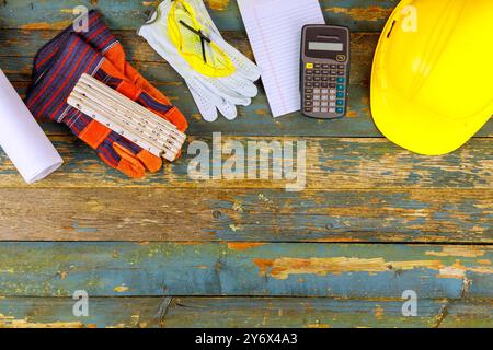 Fond en bois rustique avec équipement de sécurité célèbre la fête du travail aux États-Unis d'Amérique Banque D'Images