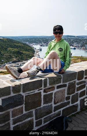 Profiter de la vue depuis le lieu historique national de signal Hill à équipé John's, Terre-Neuve-et-Labrador, Canada Banque D'Images