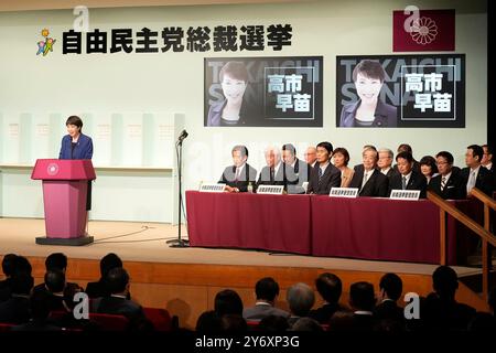 (240927) -- TOKYO, 27 septembre 2024 (Xinhua) -- Sanae Takaichi prend la parole devant un second tour lors de l'élection à la direction du Parti libéral démocrate (PLD) à Tokyo, Japon, le 27 septembre 2024. Sanae Takaichi, ministre de la sécurité économique, pleine d'espoir, et Shigeru Ishiba, ancien ministre de la Défense, participeront à un second tour lors du vote à la direction du Parti libéral-démocrate (PLD) au pouvoir vendredi après qu'aucun des neuf candidats n'ait obtenu la majorité au premier tour de scrutin. (Hiro Komae/Pool via Xinhua) Banque D'Images