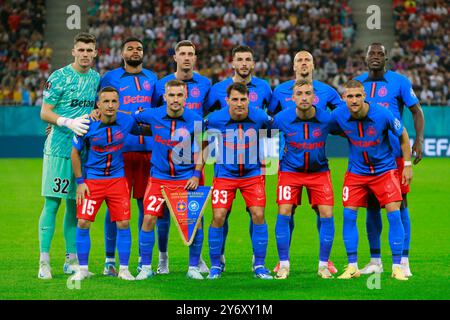 Bucarest, Roumanie. 26 septembre 2024. Les joueurs de la FCSB posent pour une photo de groupe avant un match de l'UEFA Europa League entre la FCSB et le FK RFS à Bucarest, Roumanie, le 26 septembre 2024. Crédit : Cristian Cristel/Xinhua/Alamy Live News Banque D'Images