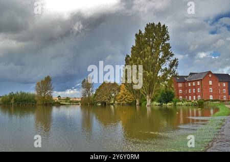 Inondation sur le Mill Field à Stony Stratford, Milton Keynes. Banque D'Images