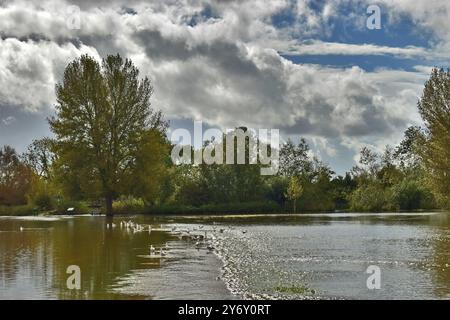 Inondation sur le Mill Field à Stony Stratford, Milton Keynes. Banque D'Images