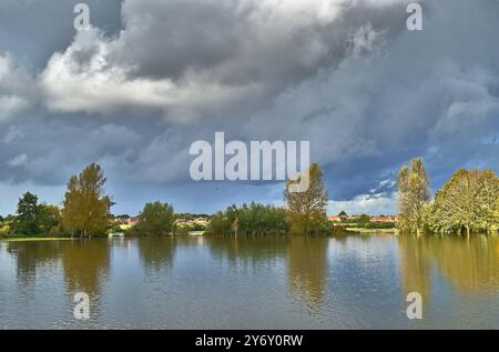 Inondation sur le Mill Field à Stony Stratford, Milton Keynes. Banque D'Images