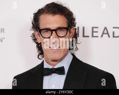 Richard Dickson arrive au bal Elizabeth Taylor pour mettre fin au sida qui se tient à l'hôtel Beverly Hills à Beverly Hills, CA, LE jeudi 26 septembre 2024. (Photo de Sthanlee B. Mirador/Sipa USA) Banque D'Images