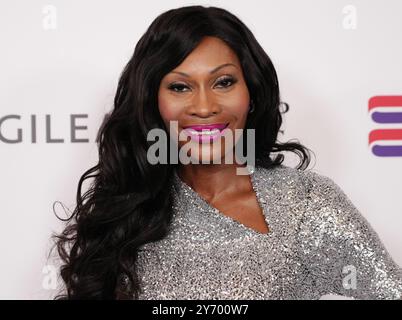 Los Angeles, États-Unis. 26 septembre 2024. Dominque Jackson arrive au bal Elizabeth Taylor pour mettre fin au sida qui se tient à l’hôtel Beverly Hills à Beverly Hills, CA, LE jeudi 26 septembre 2024. (Photo de Sthanlee B. Mirador/Sipa USA) crédit : Sipa USA/Alamy Live News Banque D'Images