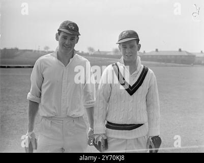 POUR DIRIGER LE LANCASHIRE montré ici est NIGEL HOWARD , nouveau capitaine du Lancashire County Cricket Club . Howard , un joueur de course charmant et un buteur rapide , est l'un des meilleurs espoirs de combat du comté . La saison dernière , quand il a été plafonné , il était en avant à la table de frappe du Lancashire , faisant 931 tours en 28 manches pour une moyenne de 39,79. 2 mai 1949 Banque D'Images