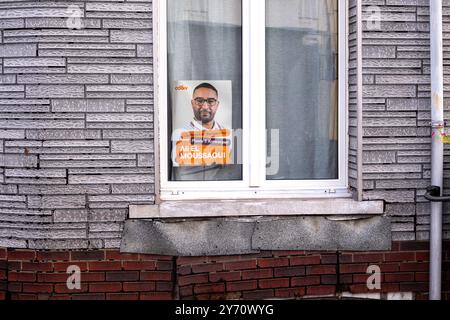 Anvers, Belgique. 27 septembre 2024. Des affiches électorales sont vues dans le quartier de Borgerhout à Anvers le vendredi 27 septembre 2024. Le 13 octobre, la Belgique organise des élections locales pour élire de nouveaux conseils municipaux et maires. BELGA PHOTO WARD VANDAEL crédit : Belga News Agency/Alamy Live News Banque D'Images