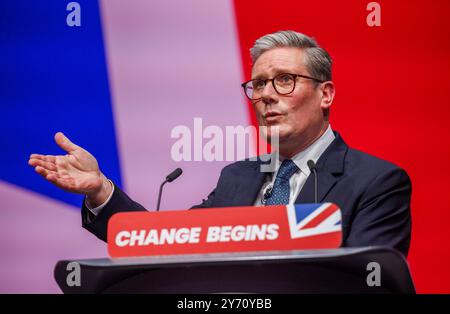 Sir Keir Starmer, premier ministre et chef du parti travailliste, prononce un discours de ses dirigeants à la conférence du parti travailliste à Liverpool. Banque D'Images